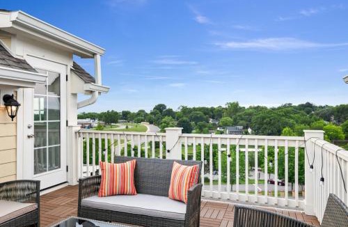 Old Hickory House | The Lakeside Landing