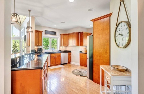 Moneta House | The Lakeside Lodge - 6BR Luxury Lakefront Property - Private Dock