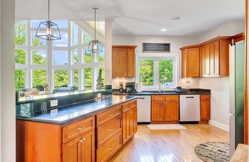 Moneta House | The Lakeside Lodge - 6BR Luxury Lakefront Property - Private Dock