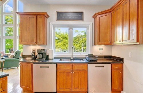 Moneta House | The Lakeside Lodge - 6BR Luxury Lakefront Property - Private Dock
