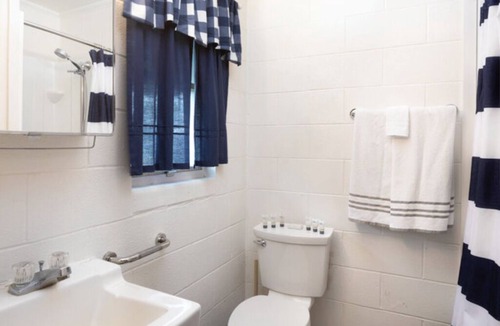 Tow Apartment | The Lakeside Studio 4