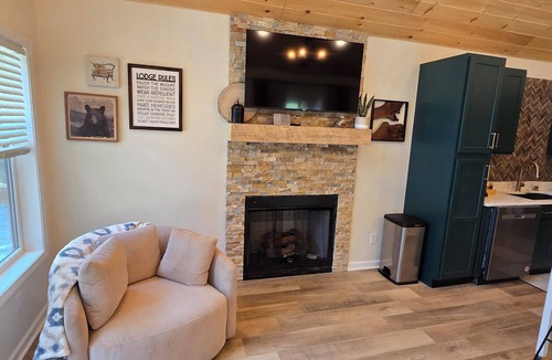 Mount Juliet Cabin | The Lakeview Cabin- 1 bedroom