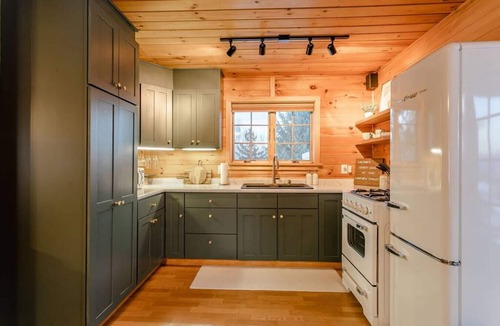 Naples Ski Chalet | The Lakeview Chalet: Cozy & Chic, Hot Tub, Games