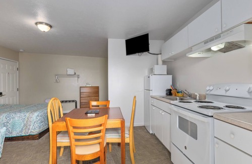 Lake City Hotel | The Lakeview Motel