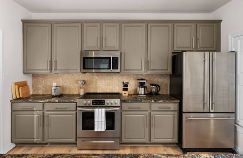 Old West Austin Apartment | The Lamar Lookout + 3BR + Skyline Views in Austin