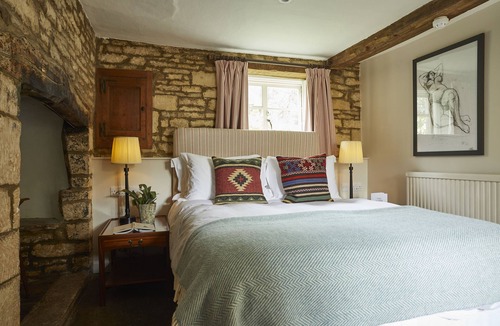 Shipton under Wychwood Hotel | The Lamb Inn
