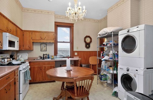 Danville House | The Lamp Post Manor, 5BR Historic Gem in Danville