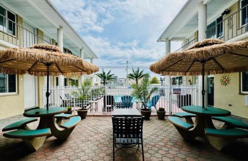 Lavallette Hotel | The Lamplight Inn