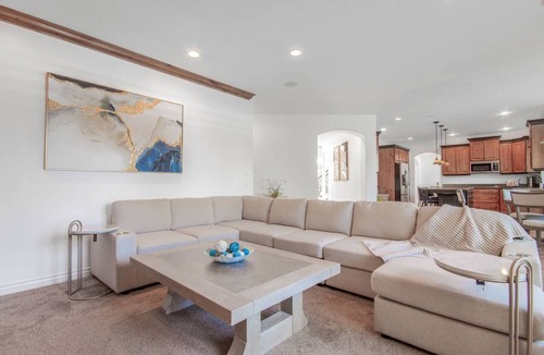 Riverton House | The LAN House - Sleeps 21