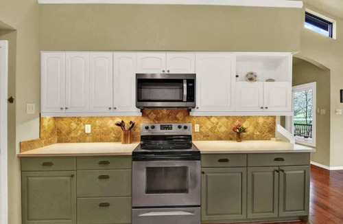 Bartonville House | The Land Fall Lodge S