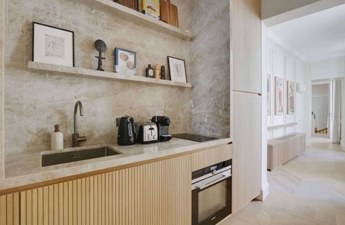 Les Halles Apartment | The Lander - Serviced 2BR/2BA - Louvre-Rivoli VI