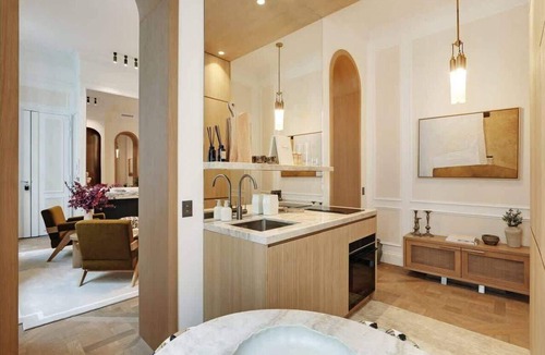 Paris City Center Apartment | The Lander - Serviced 2BR/2BA - Louvre III