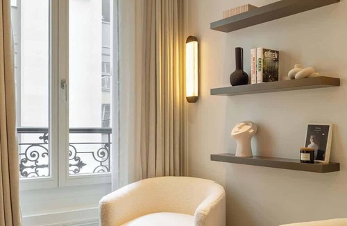 Saint-Merri Apartment | The Lander - Serviced 2BR/2BA - Marais