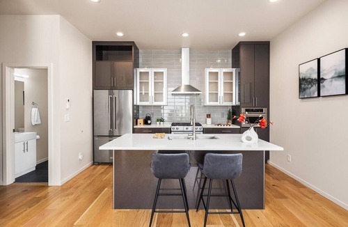 Ballard Villa | The Landing | Modern Townhome w/Rooftop Deck