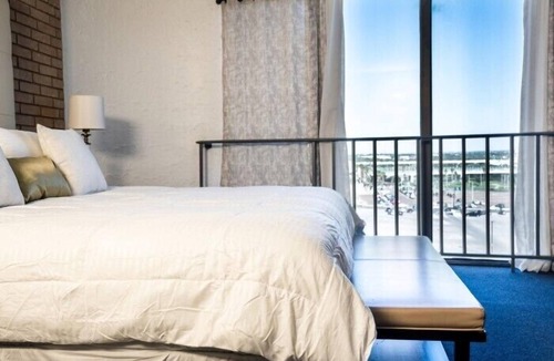 Western Division Hotel | The Landmark Hotel