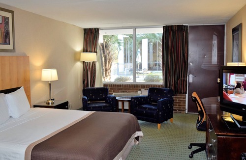 Hartsville Hotel | The Landmark Inn