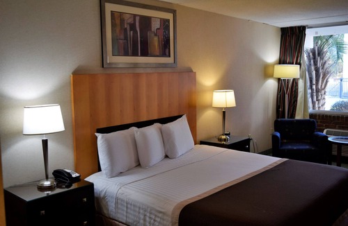 Hartsville Hotel | The Landmark Inn