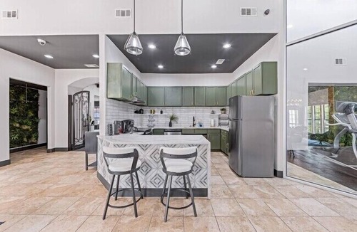 North Arlington Apartment | The Landry 100 | Spacious and Cozy 2 Bedroom 2bth