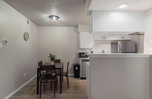 North Arlington Apartment | The Landry 214 | Spacious and Cozy 1 Bedroom 1bth