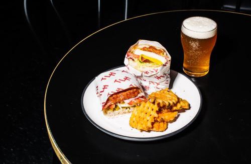 Chippendale Hostel | The Lansdowne Hotel