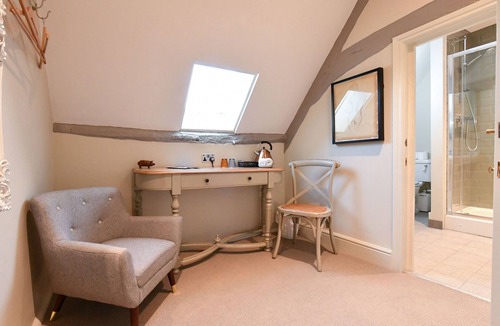 Calne Hotel | The Lansdowne Hotel