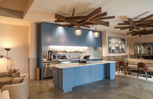 The Vista Hotel | The Lantern Columbia