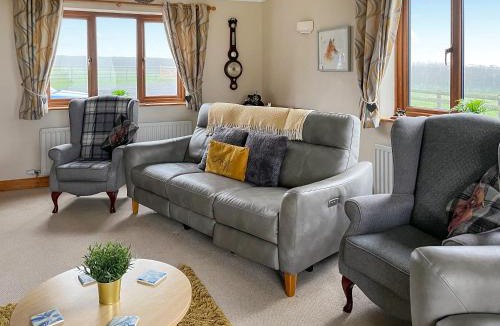 Munslow House | The Larches