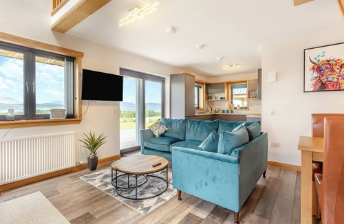 Dingwall Cottage | The Larches - UK46804