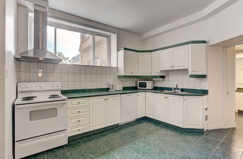 Latin Quarter Apartment | The large 1 bedroom Suite "au Château"