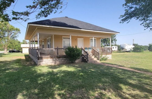 Coldwater House | The Lariat House, charming farm style home