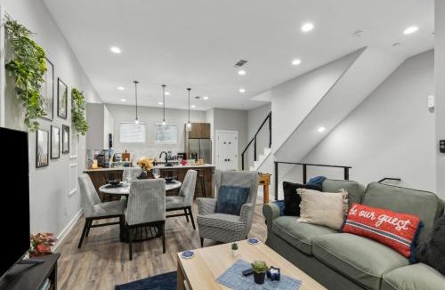 Fort Worth House | The Larimar 2BD TownHouse 7ST Walkable