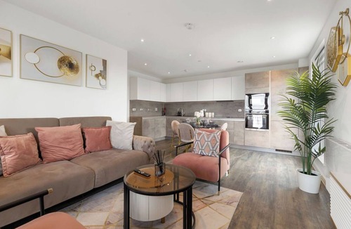 Gascoigne Apartment | The Lasgidi - One Bed