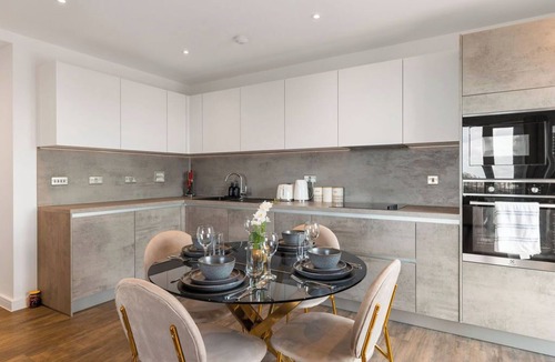 Gascoigne Apartment | The Lasgidi - One Bed