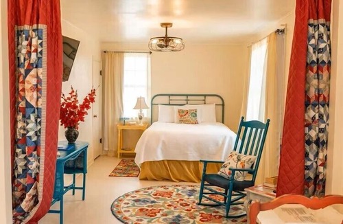 Clear Creek Hotel | The Last Cowboys Court