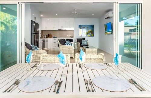 Palm Cove Villa | The Last Resort Villa 2