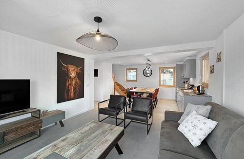 Granges Apartment | The Laughing Cow - 10 mns from Sion and ski