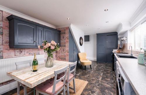 Kirk Sandall Villa | The Laurel Cottage