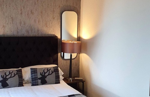 Ardrossan Hotel | The Lauriston Hotel