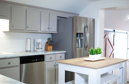 Lawrenceburg House | The LawCo Loft - In the heart of Lawrenceburg, TNn2 Bedroom/1Bathroom