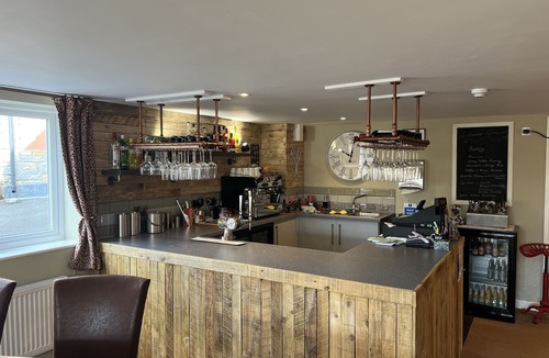 Ashcott Bed & Breakfast | The Lawns Tea Room and B&B