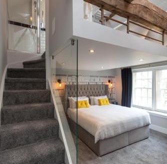 Padiham Hotel | The Lawrence