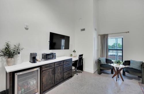 Midlothian House | The Lawson Loft – Walkable DT 209