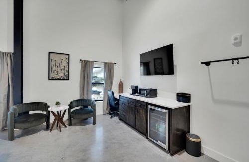 Midlothian House | The Lawson Loft – Walkable DT 209