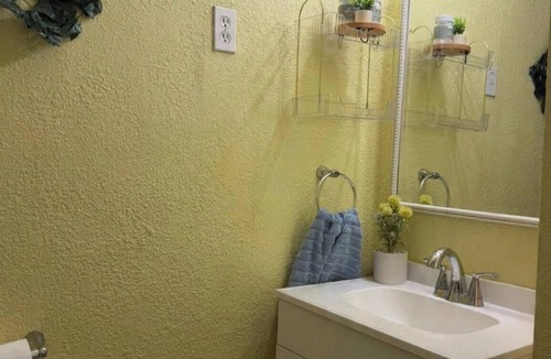 Fort Lauderdale Bed & Breakfast | The Layover Loft: Rest, Refresh, & Reach the Beach, NO Breakfast