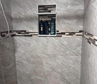 Elizabeth Apartment | The Layover Lounge