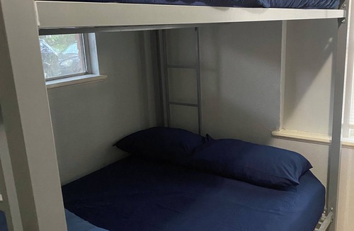 Southeast Houston Hostel | The Layover