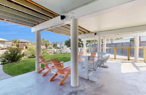 City-by-the Sea House | The Lazy Bay