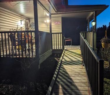 Lewis Center House | The Lazy Cat Lodge