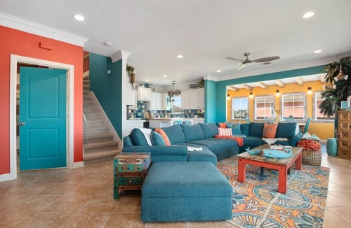 Crystal Beach House | The Lazy Lobster - Super cute, unobstructed front view of the beach!
