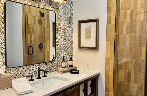 Wimberley Hotel | The Lazy Spur at Gaines Ranch on the Square — Boutique Suite on Wimberley Square